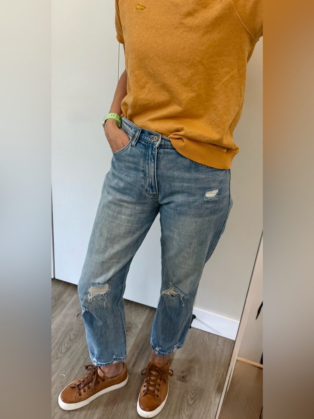 KanCan size 8 Distressed Straight Leg Ankle Jeans